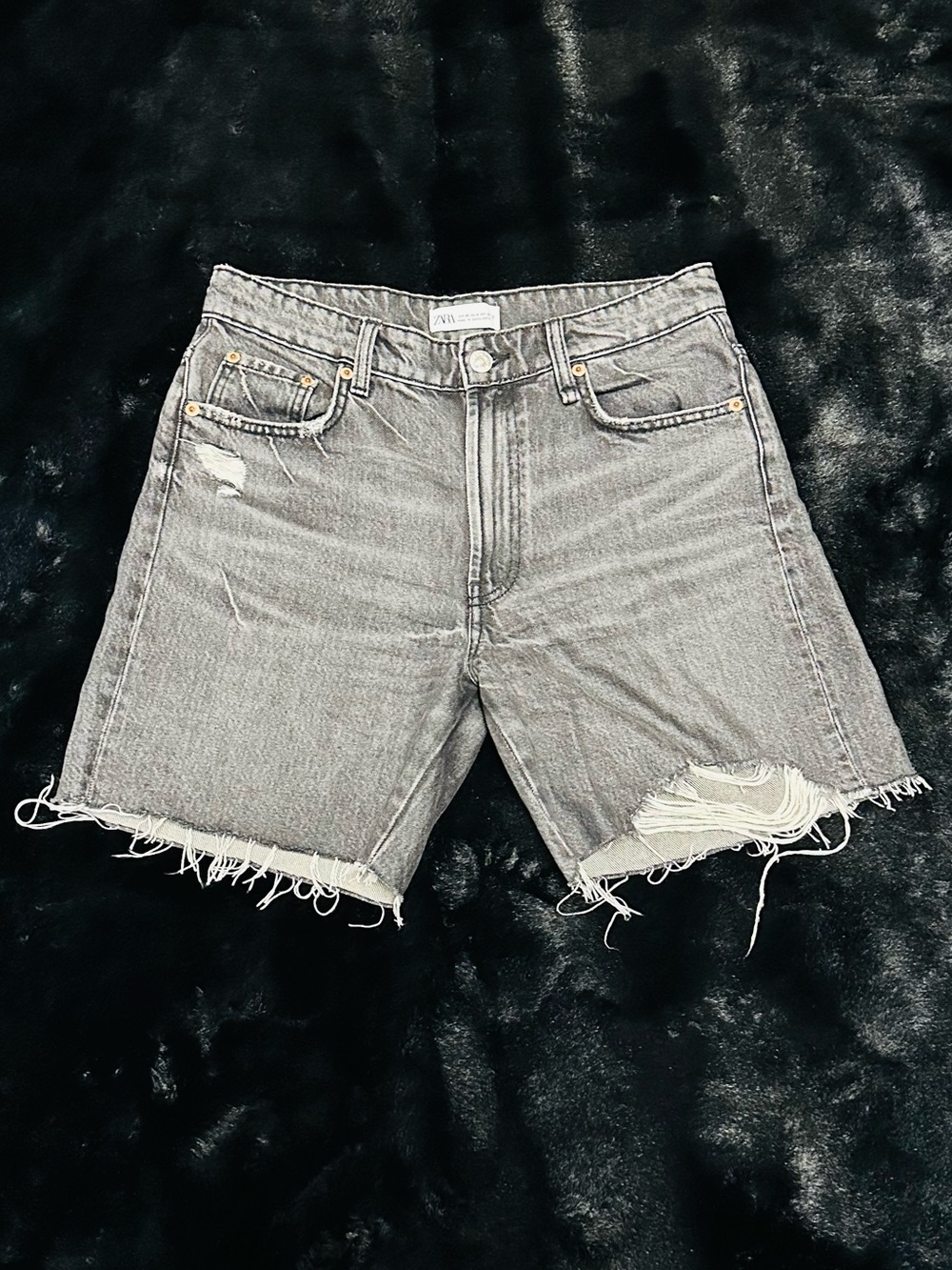 Zara Washed Black Distressed High Rise Denim Shorts Raw Hem Size 4